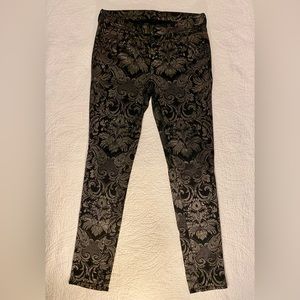 Buffalo by David Bitton black and silver brocade jean pants size 6-8